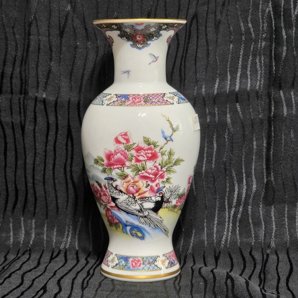 Lenox Martha Washington Vase Fine Porcelain Floral Bird Design 8" Gold Trim